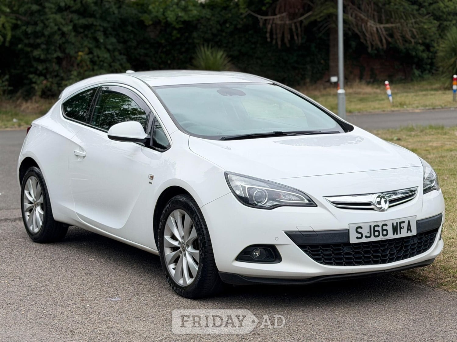 [ berth ]Vauxhall Astra