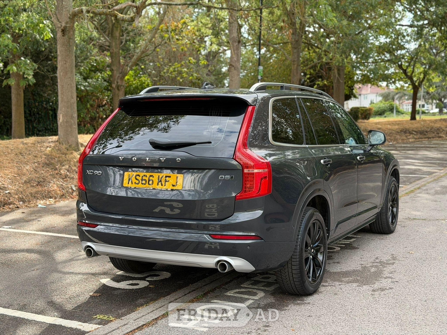 Volvo XC90 2016 - Cars in Uxbridge