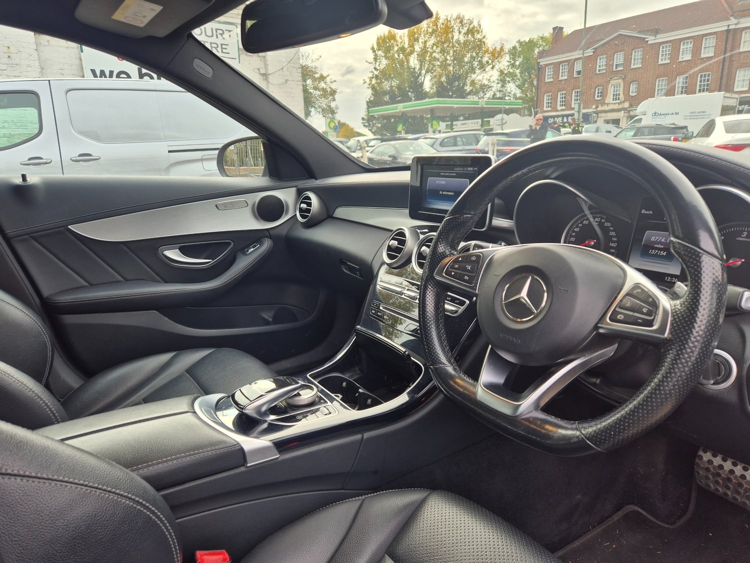 [ berth ]Mercedes-Benz C Class