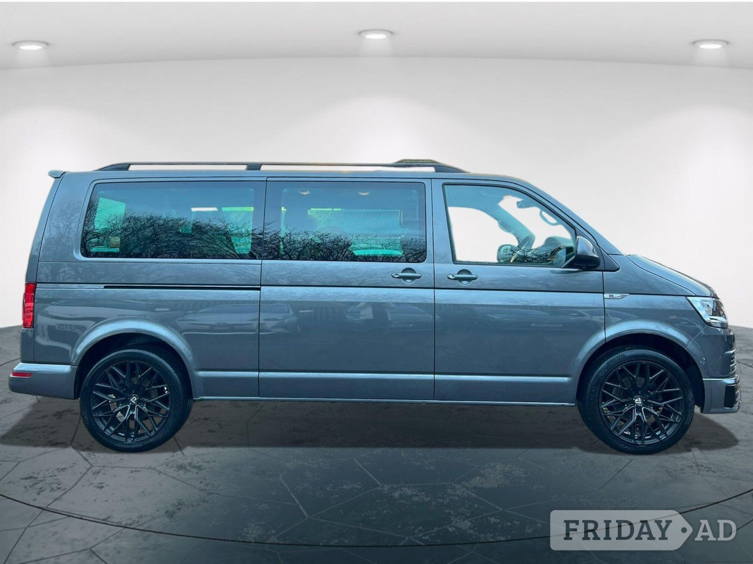 [ berth ]Volkswagen Transporter Shuttle
