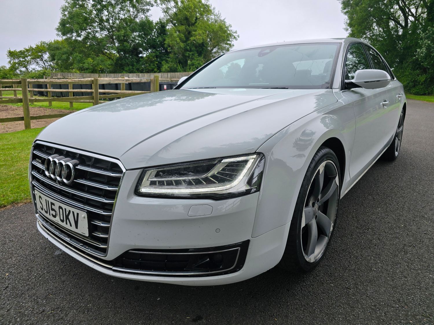 [ berth ]Audi A8