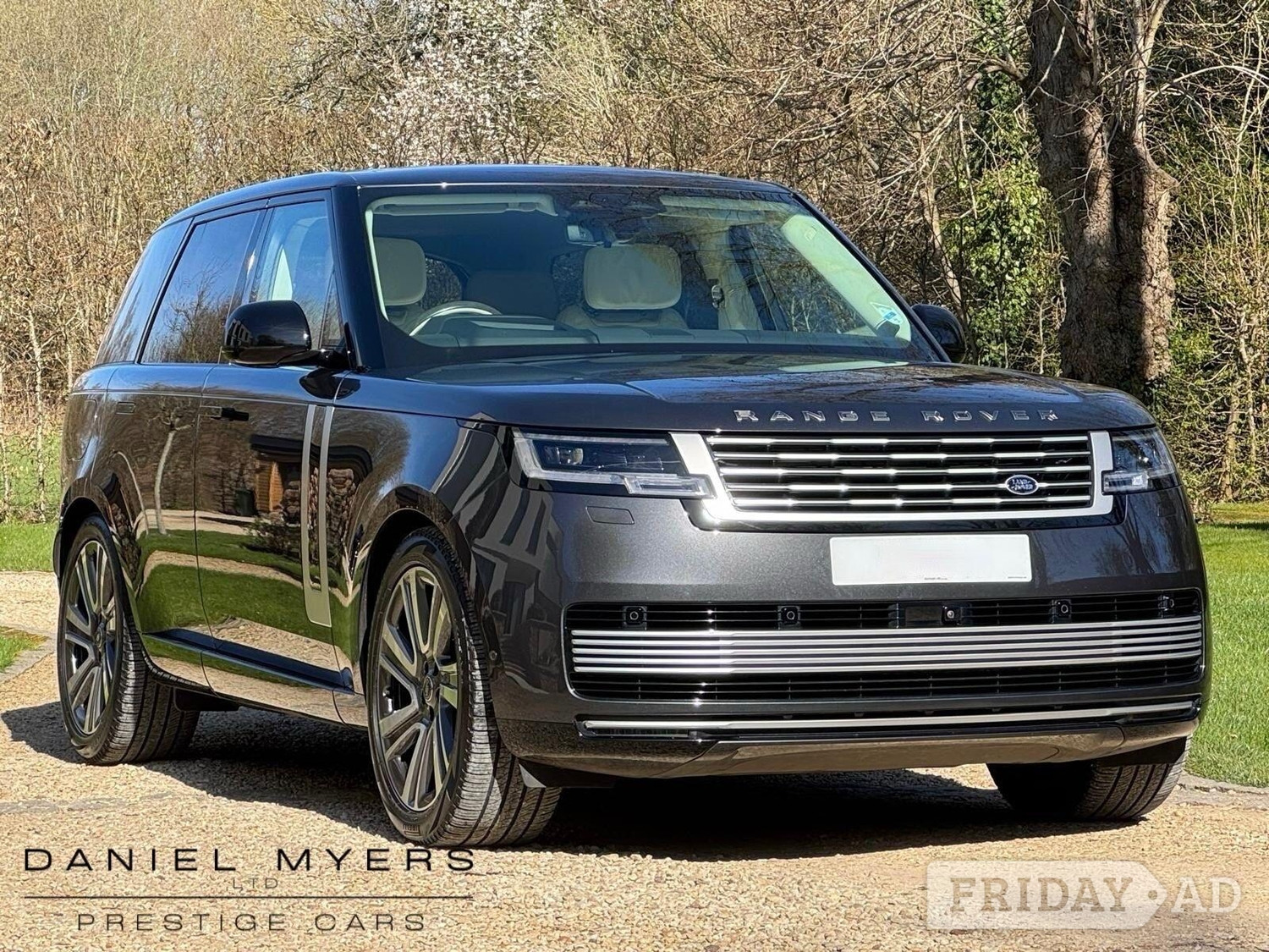Land Rover Range Rover 2023 in Leeds