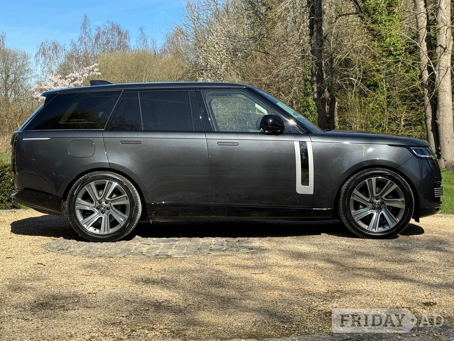 [ berth ]Land Rover Range Rover