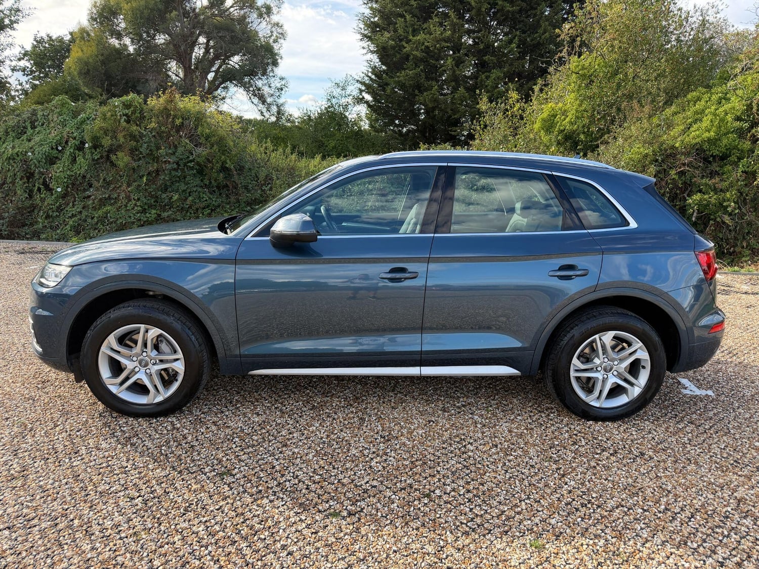 Audi Q5 2017 - Cars in Fleet
