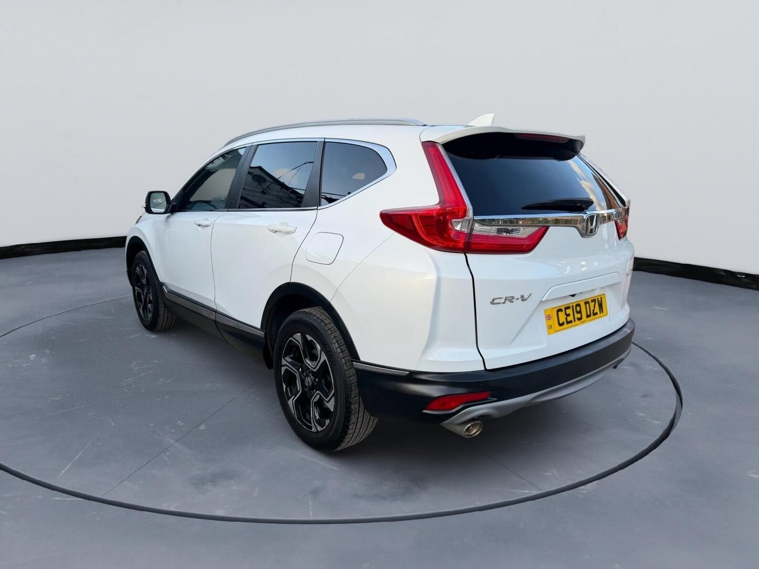 Honda CR-V 2019 - Cars in Ealing