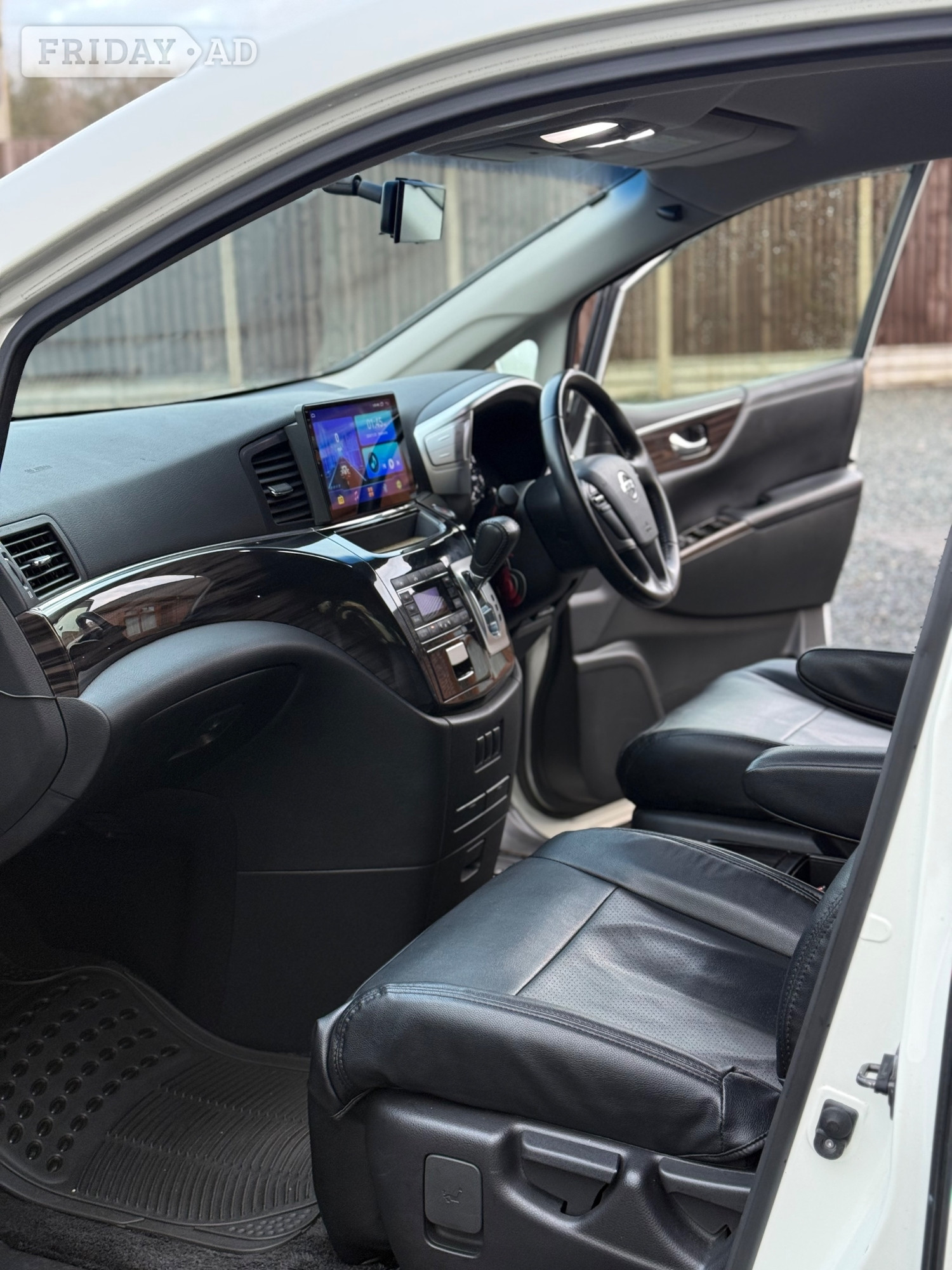 [ berth ]Nissan Elgrand