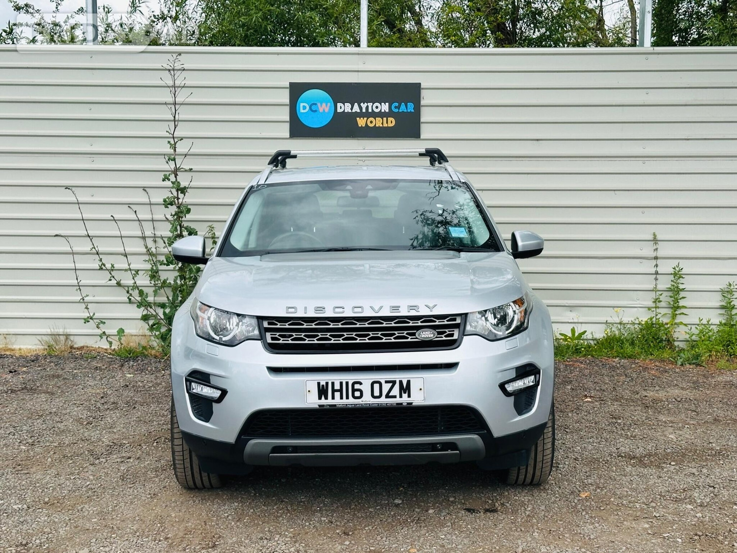 [ berth ]Land Rover Discovery Sport