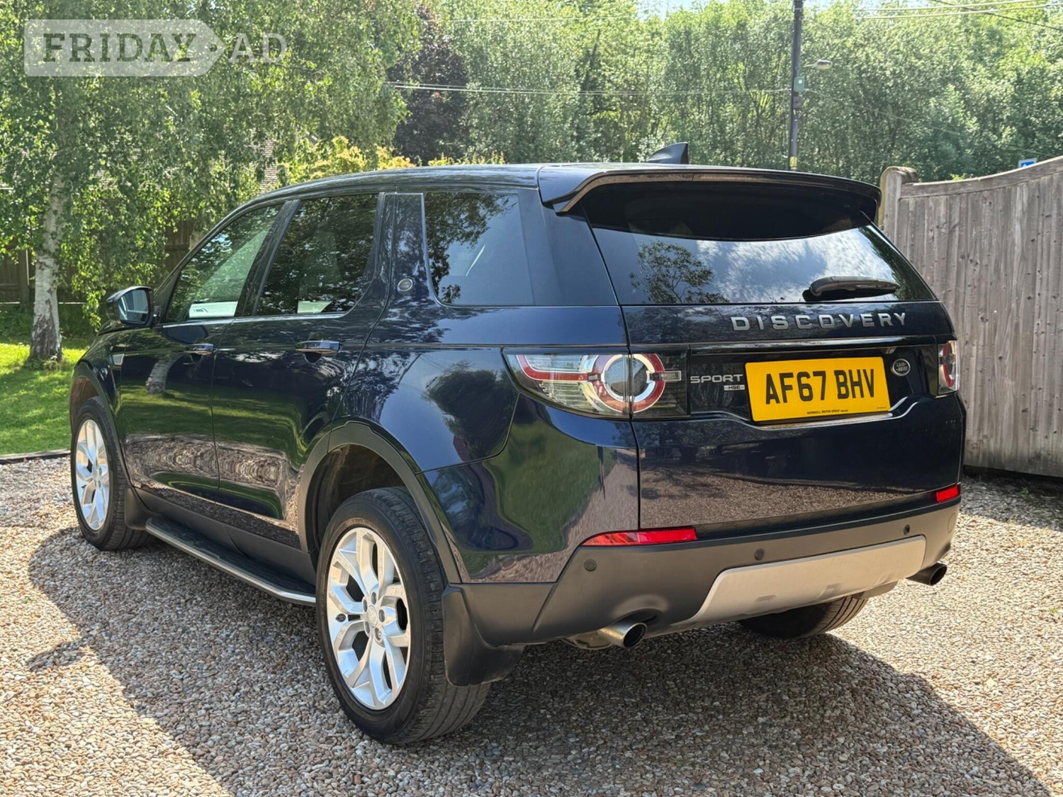 [ berth ]Land Rover Discovery Sport