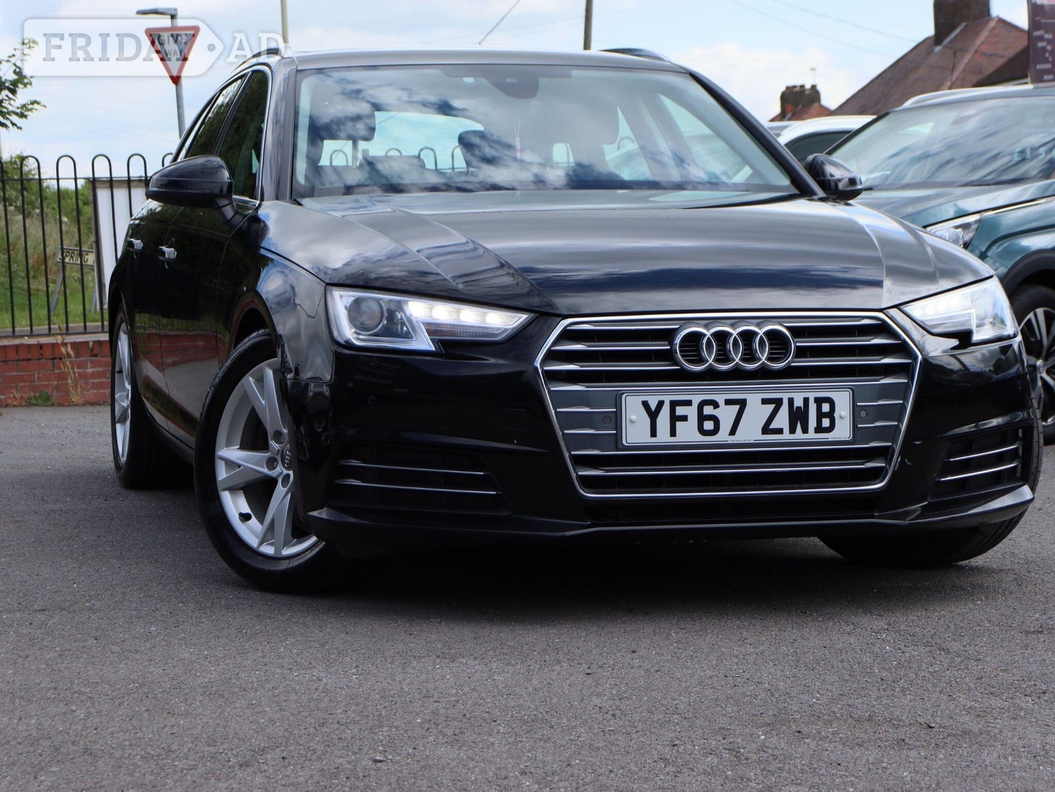 Audi A4 Avant 2017 in Coalville