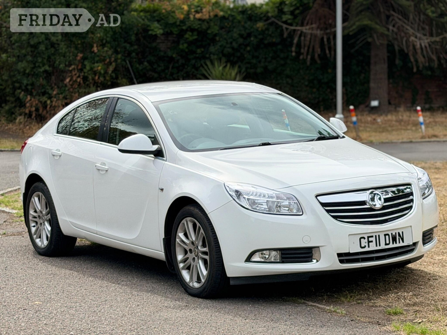 Vauxhall Insignia 2011 - Cars in Slough