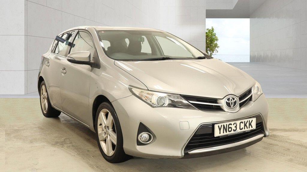 Toyota Auris 2013 in Uxbridge