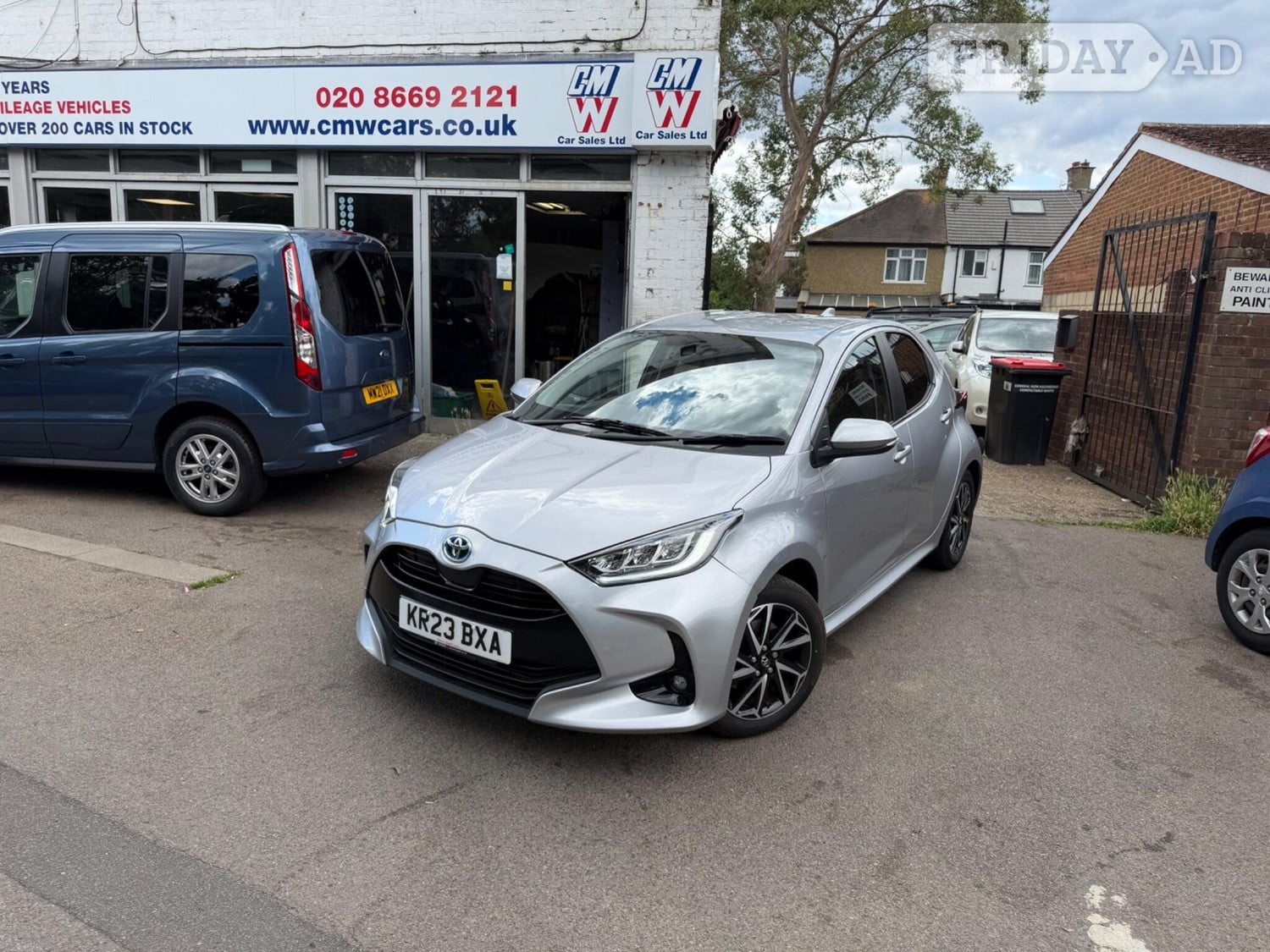 Toyota Yaris 2023 in Sutton