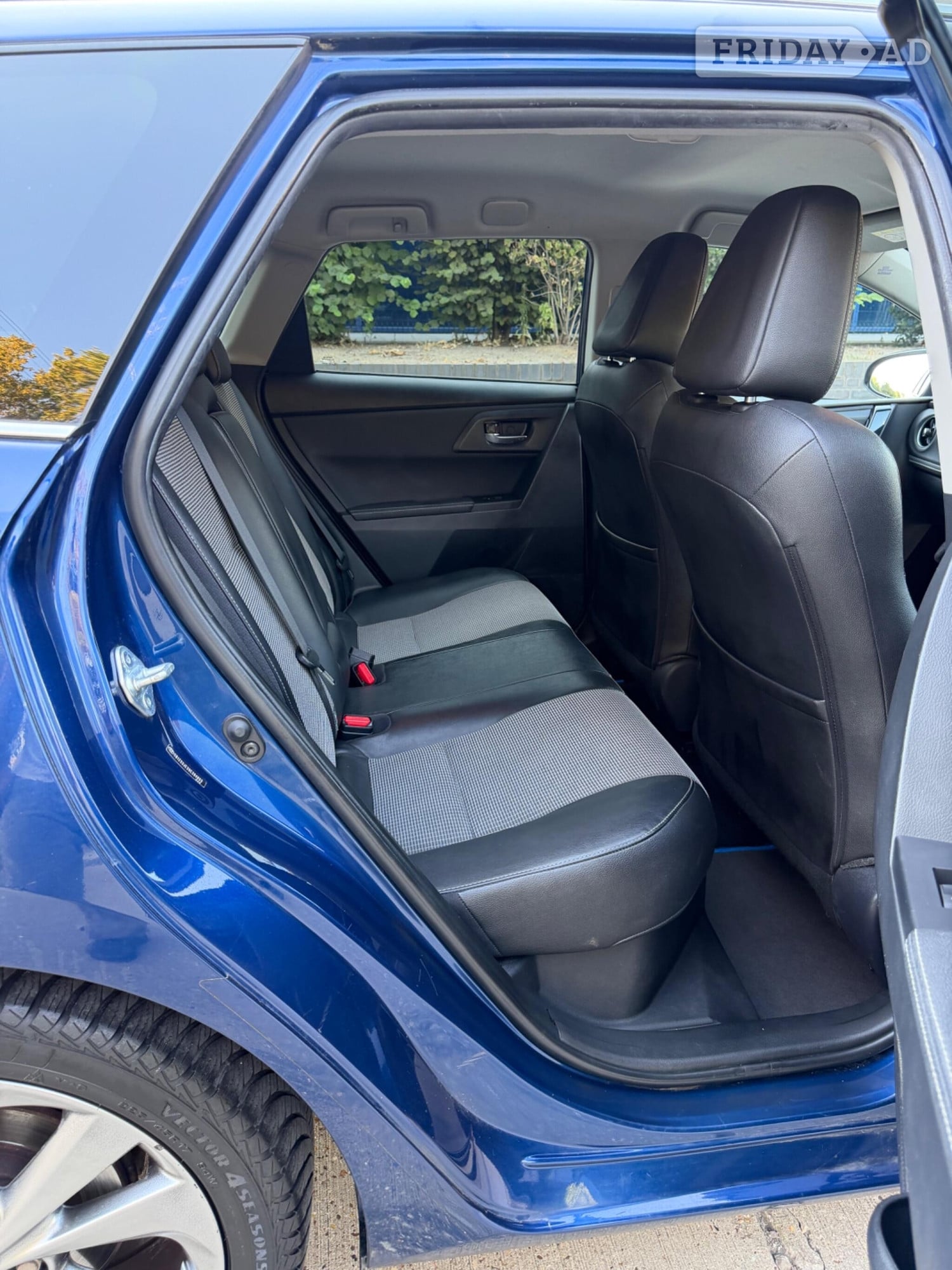 [ berth ]Toyota Auris