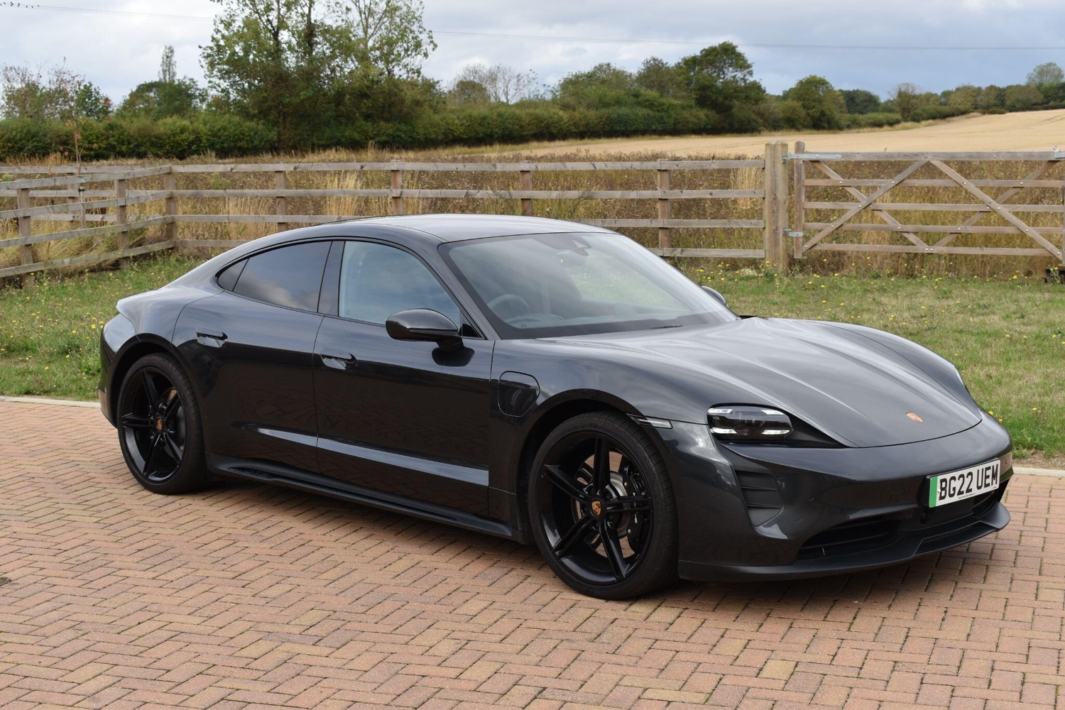 [ berth ]Porsche Taycan