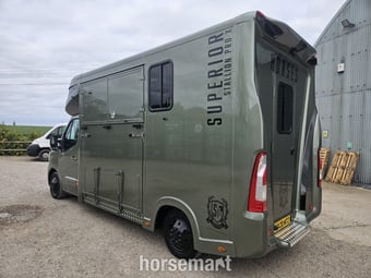 Superior Pro Stallion X RENUALT MASTER 3.5T SUPERIOR STALLION PRO X  Horsebox