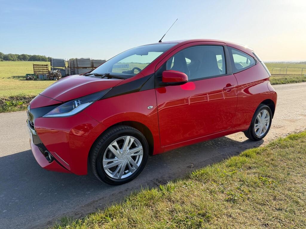 Toyota Aygo 2014 - Cars in Epsom