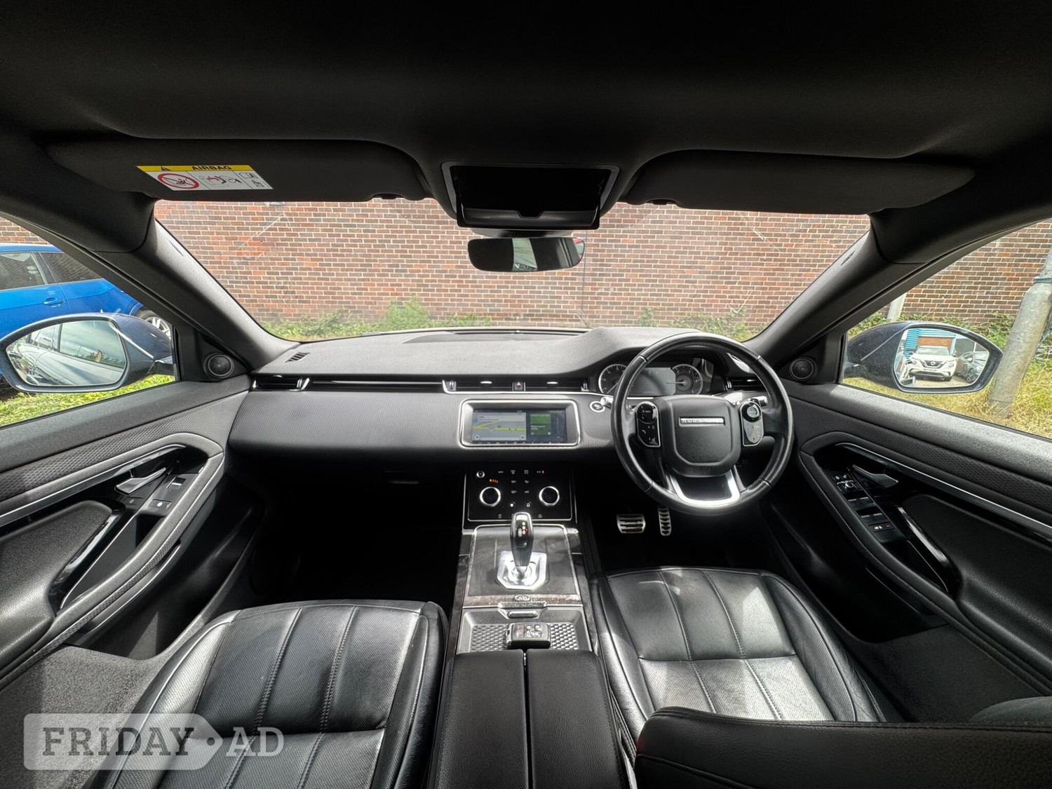 [ berth ]Land Rover Range Rover Evoque