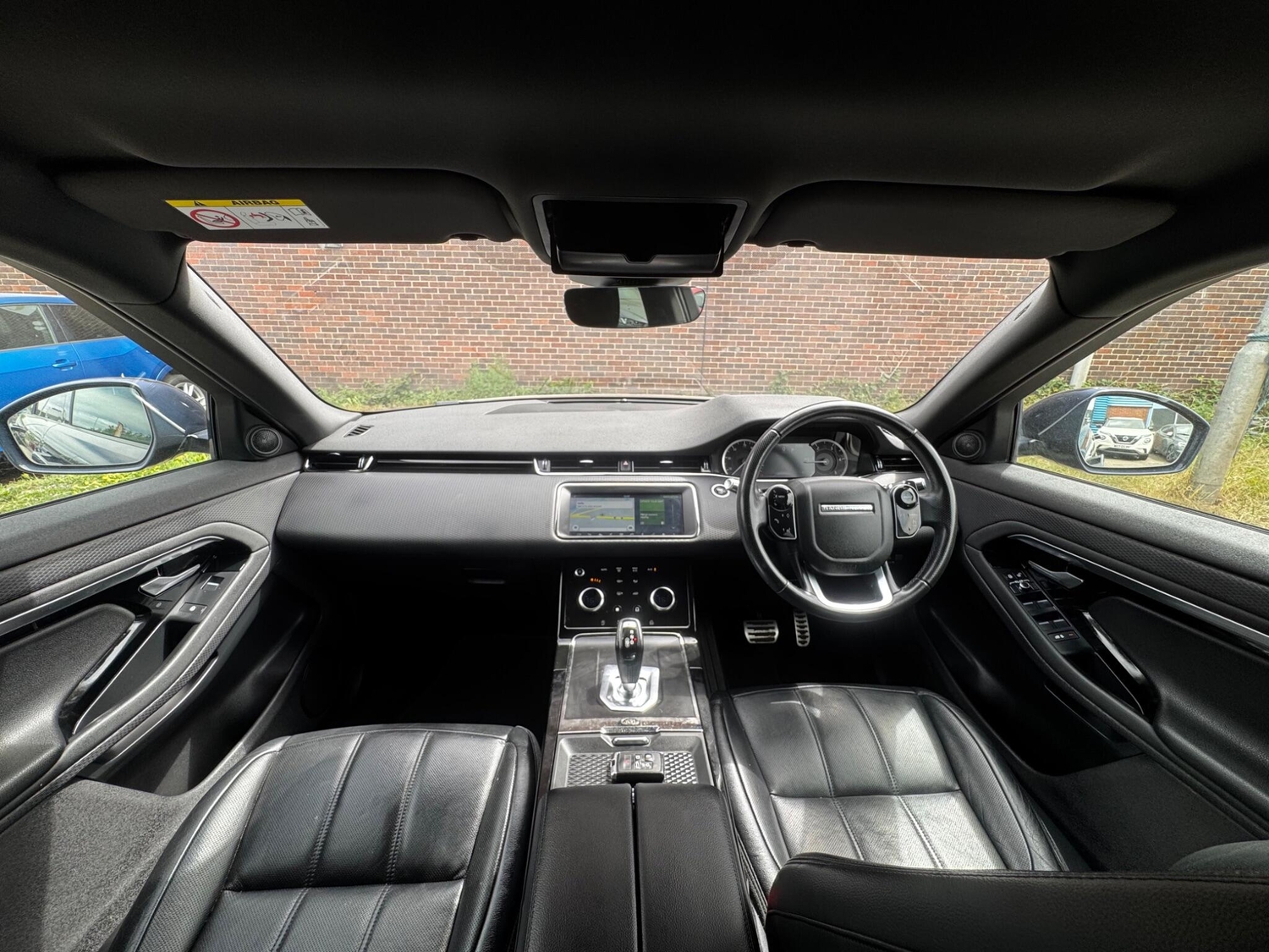[ berth ]Land Rover Range Rover Evoque