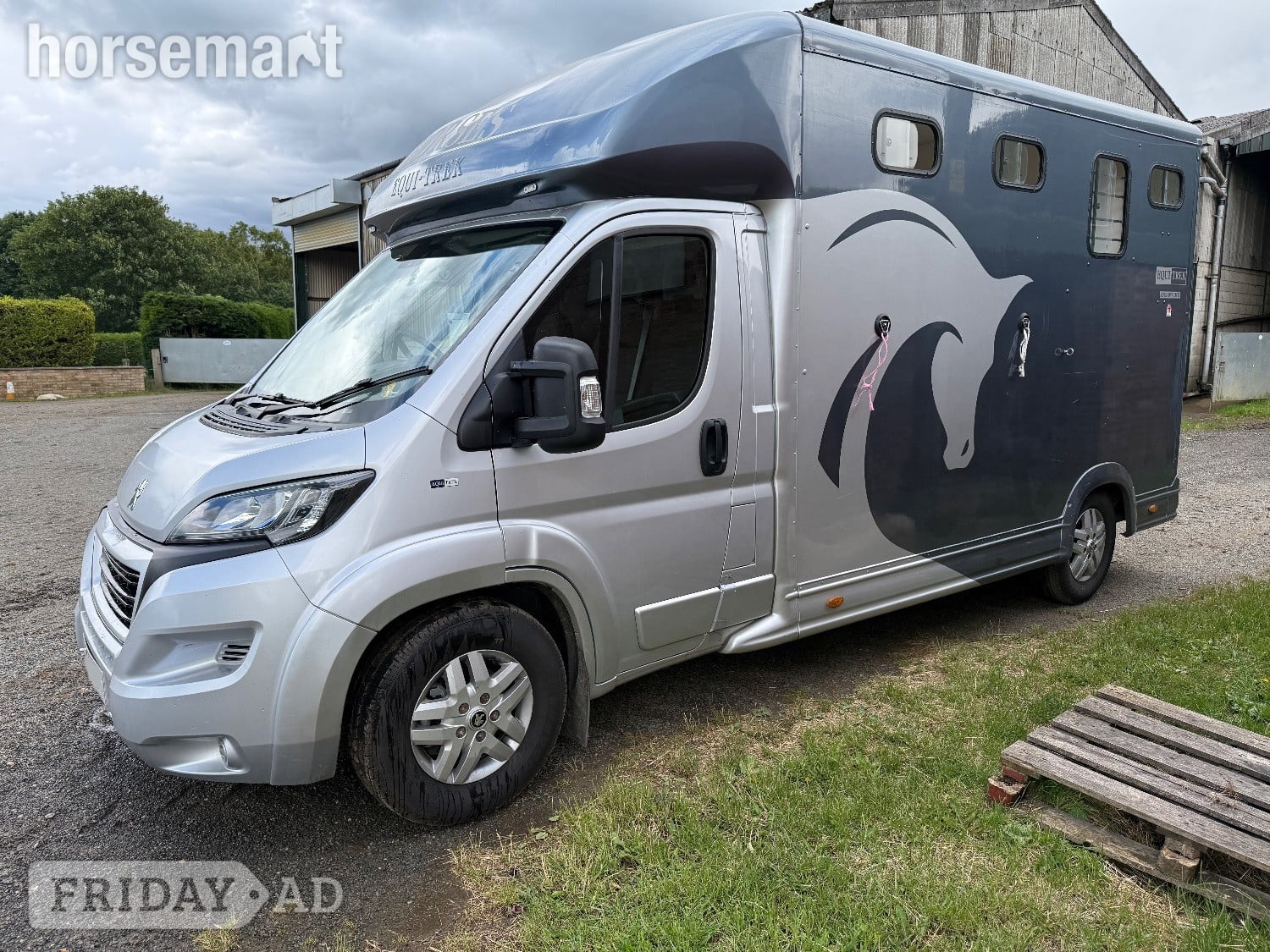 Equi-Trek Super Sonic Excel Peugeot Horsebox in Lincoln