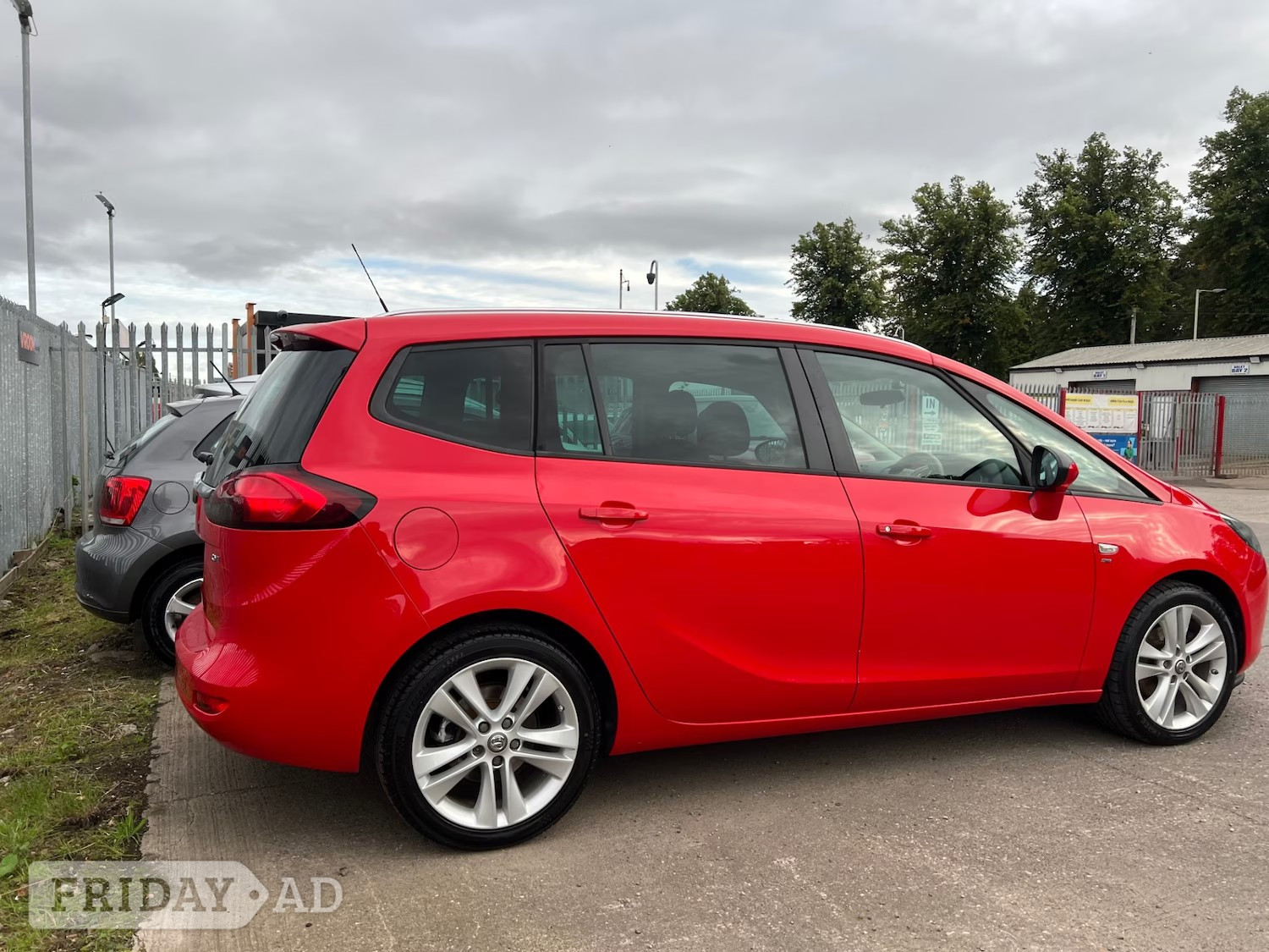Vauxhall Zafira Tourer 2014 - Cars in Perth