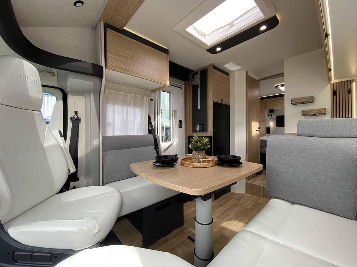 Pilote Evidence P740 FC 2027 for sale - Motorhomes & Caravans