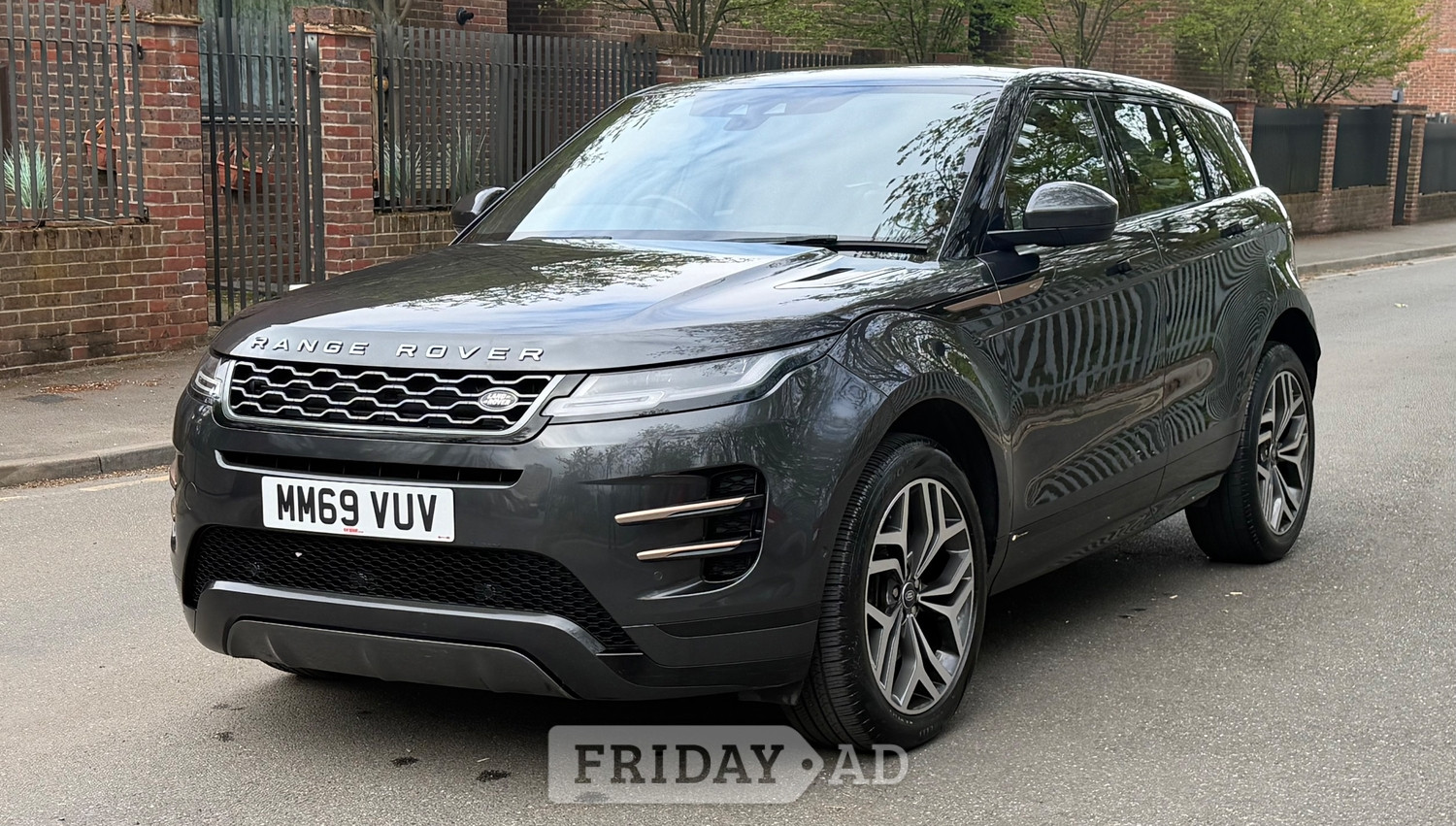 Land Rover Range Rover Evoque Barking