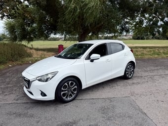 Mazda Mazda2 2015