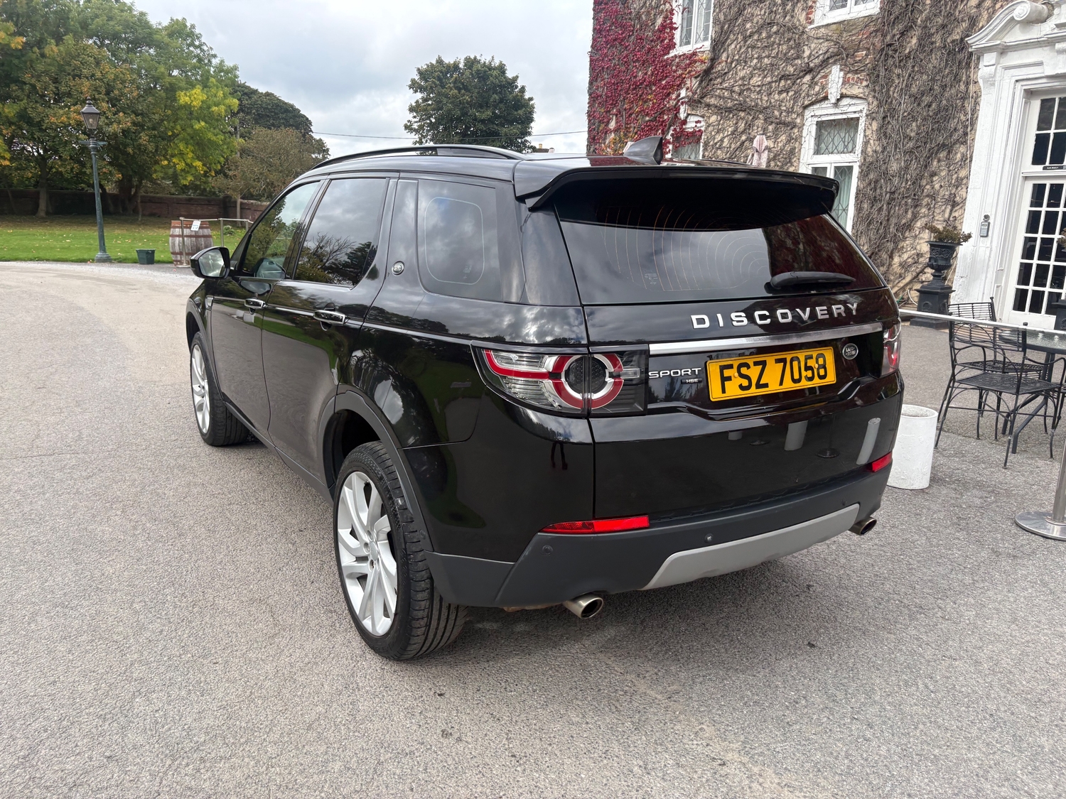 [ berth ]Land Rover Discovery Sport