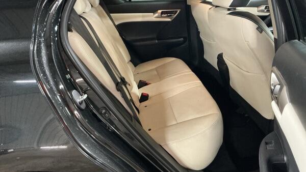 [ berth ]Lexus CT
