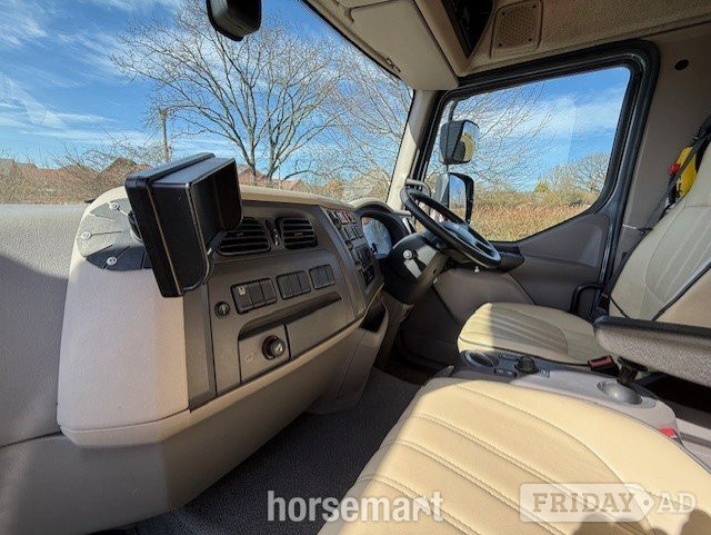 PRB  DAF Horsebox - Trailers & Horseboxes