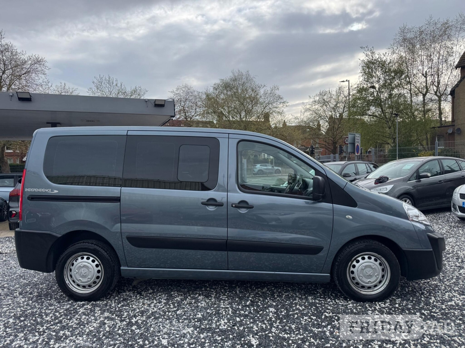 [ berth ]Peugeot Expert Tepee