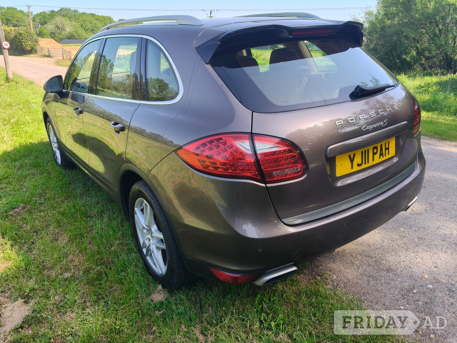 Porsche Cayenne 2011 - Cars