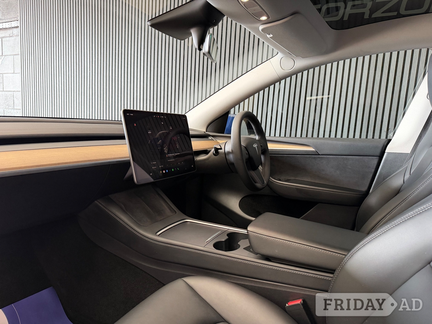 [ berth ]Tesla Model Y