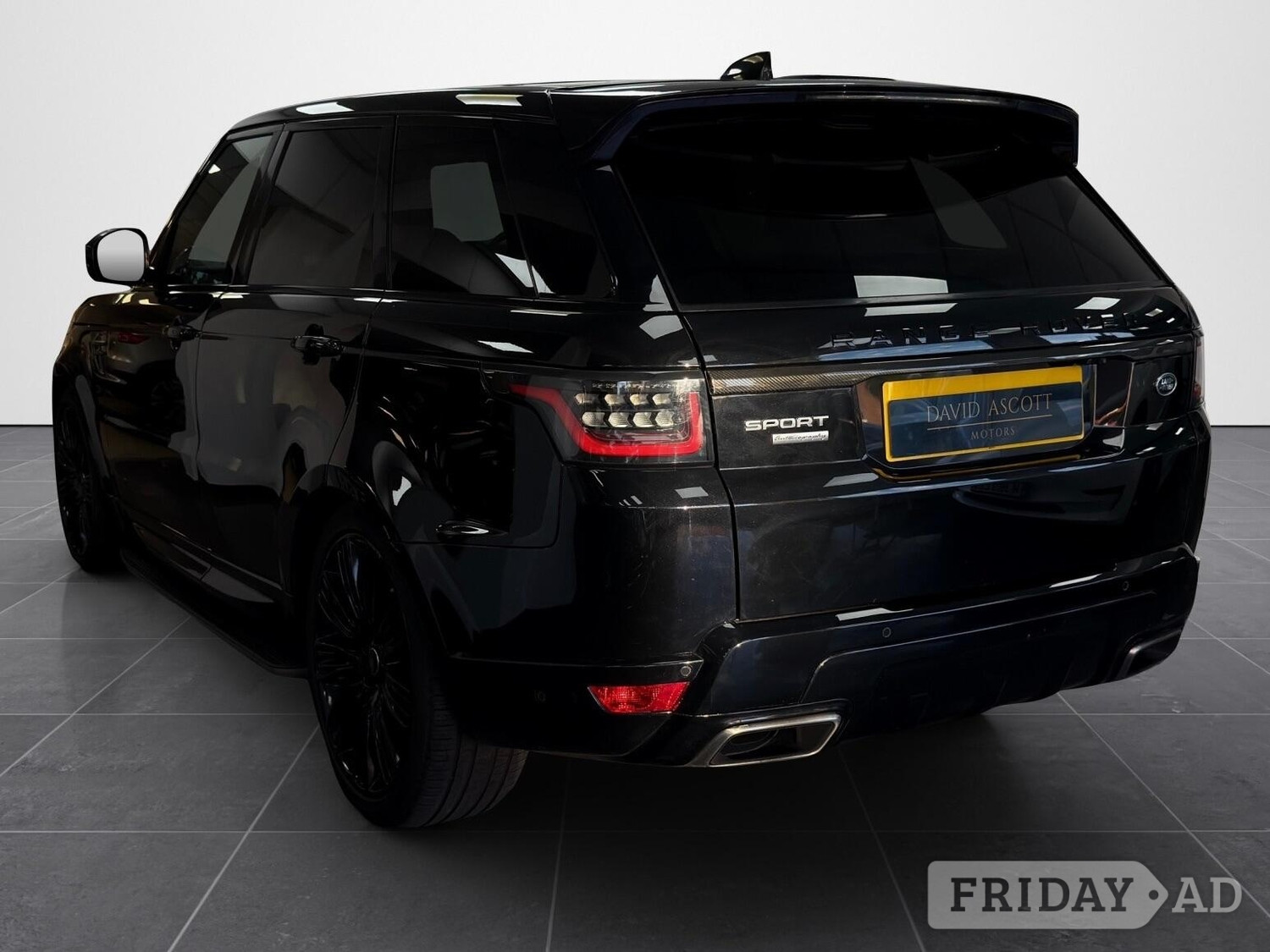 [ berth ]Land Rover Range Rover Sport