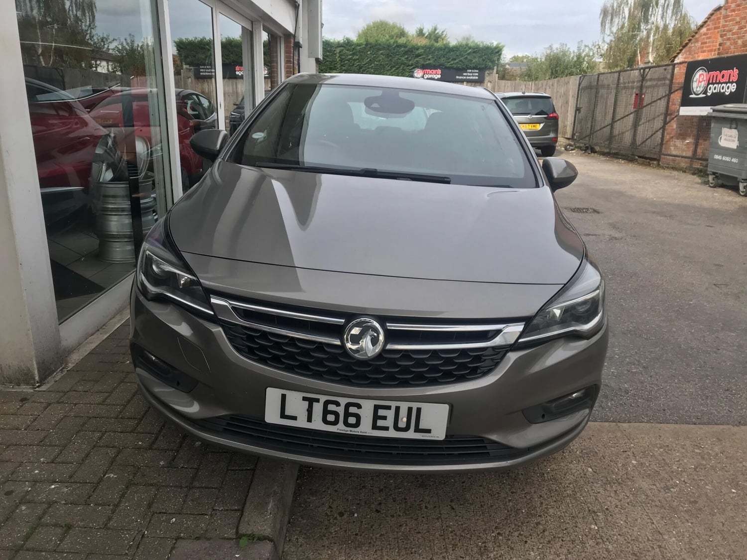 [ berth ]Vauxhall Astra
