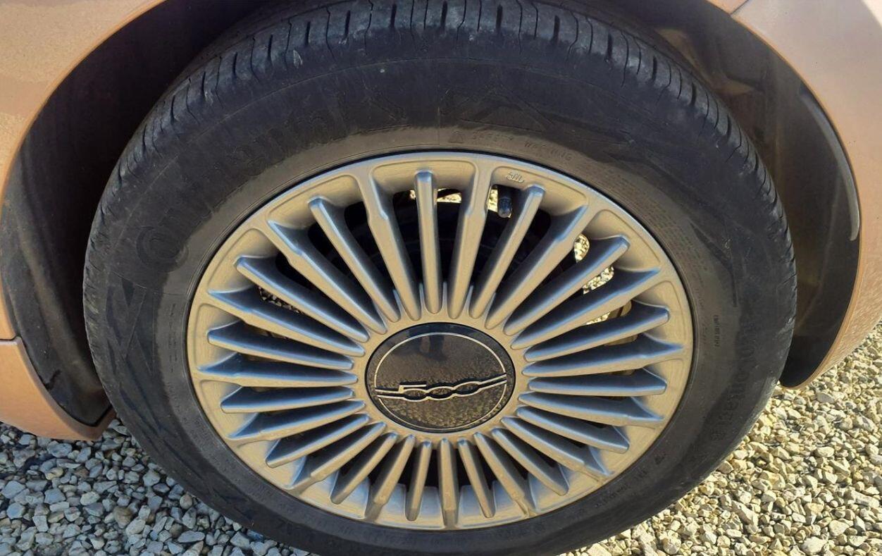 [ berth ]Fiat 500E