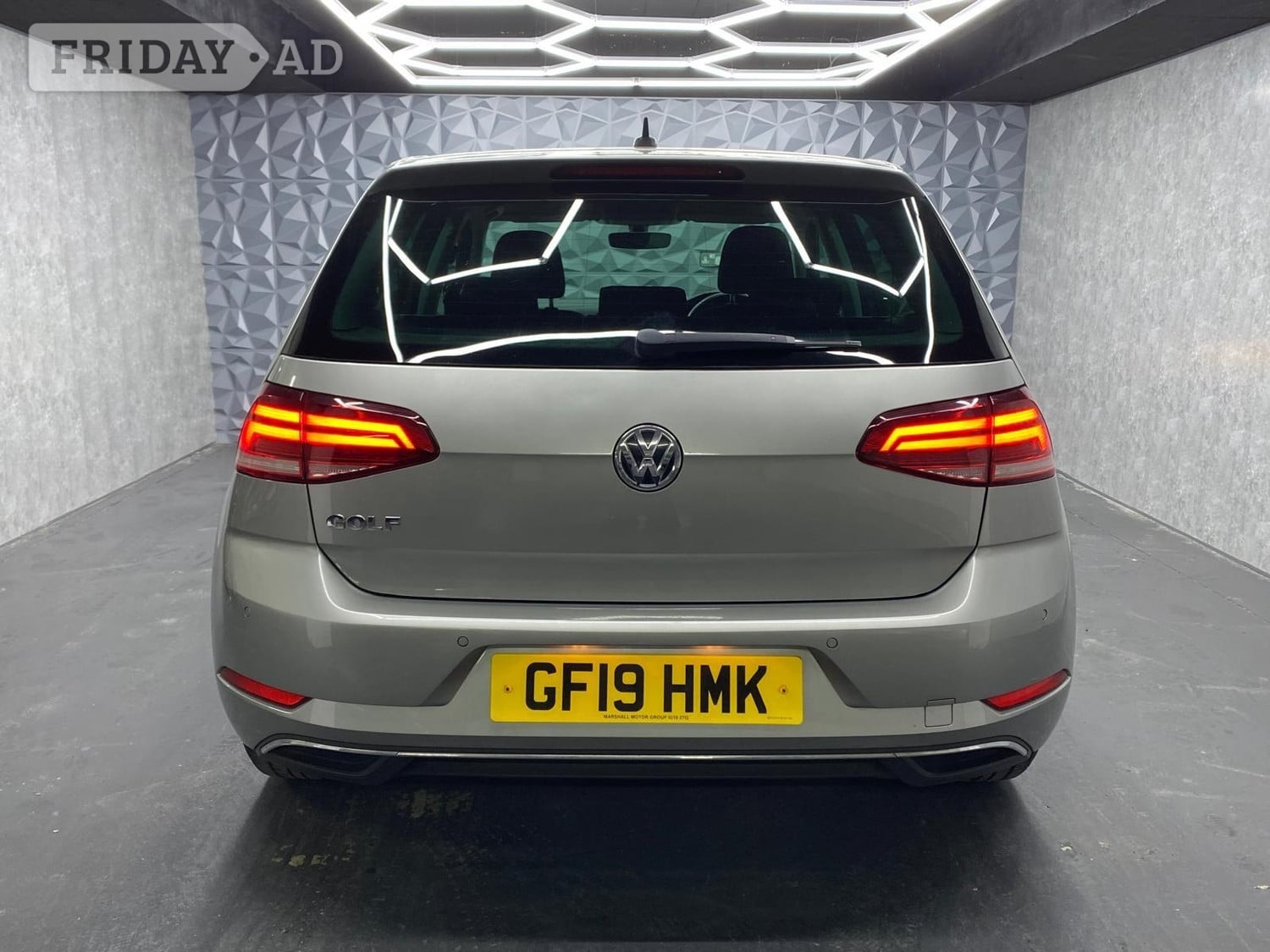 Volkswagen Golf 2019 - Cars