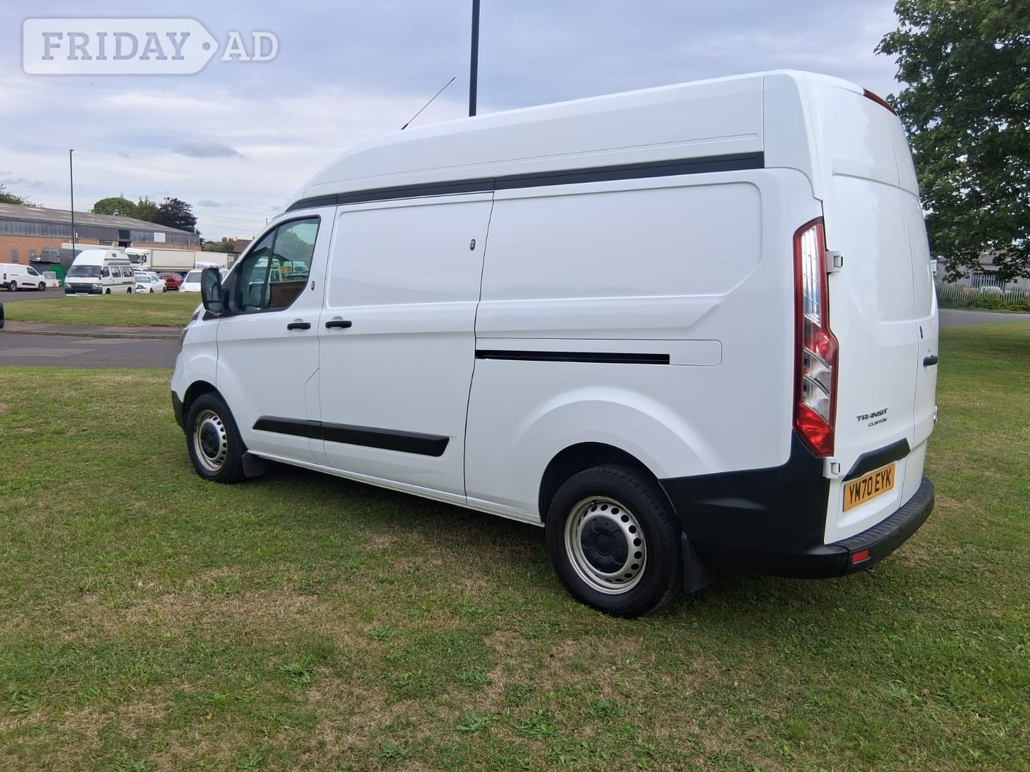[ berth ]Ford Transit Custom