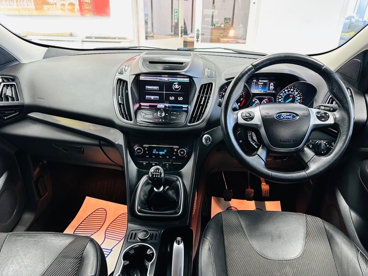 [ berth ]Ford Kuga