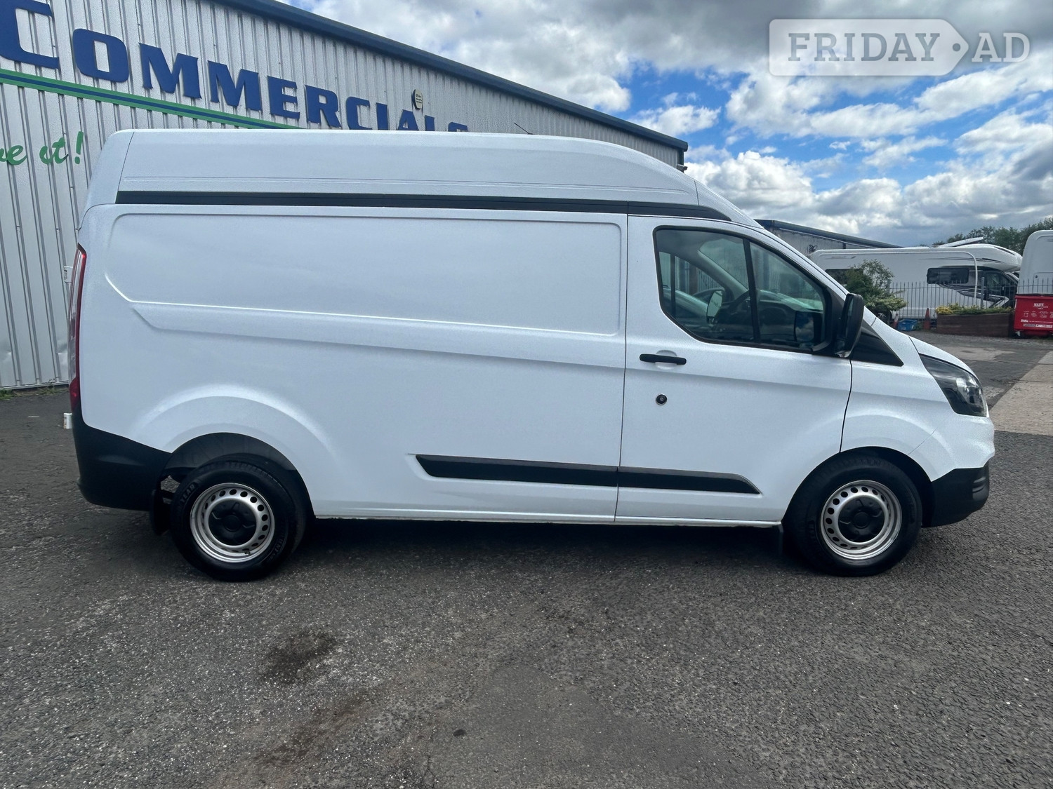 [ berth ]Ford Transit Custom