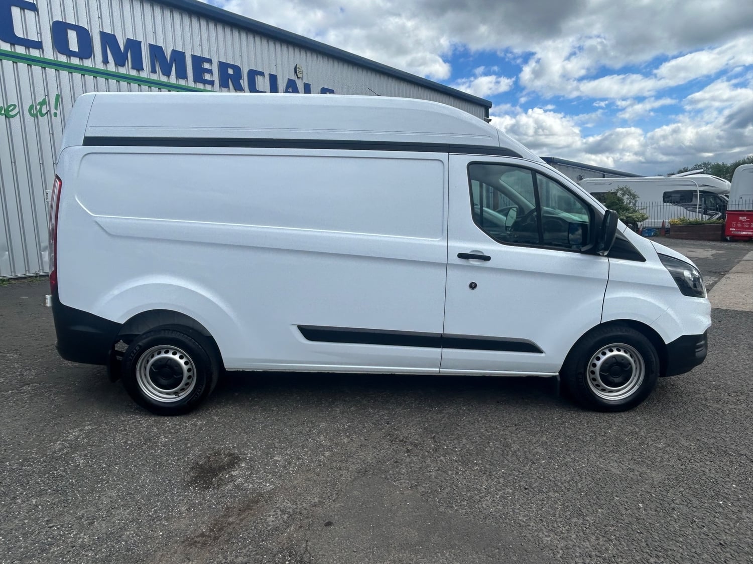 [ berth ]Ford Transit Custom