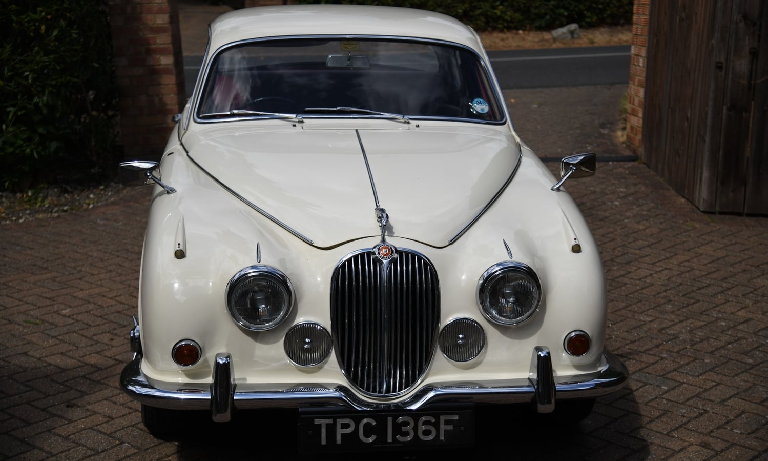 [ berth ]Jaguar MK 2