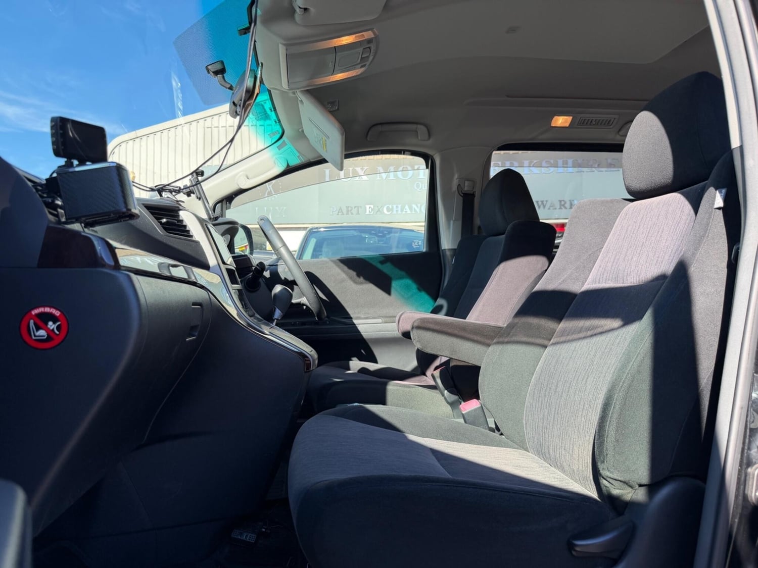 Toyota Vellfire 2013 - Cars in Sandhurst