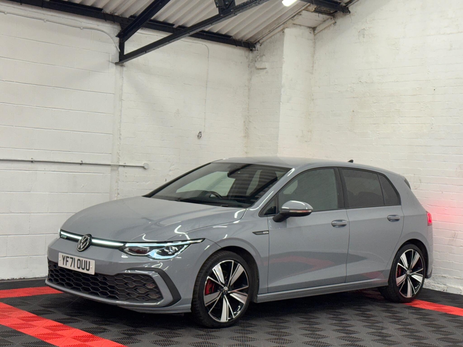 Volkswagen Golf 2022 - Cars