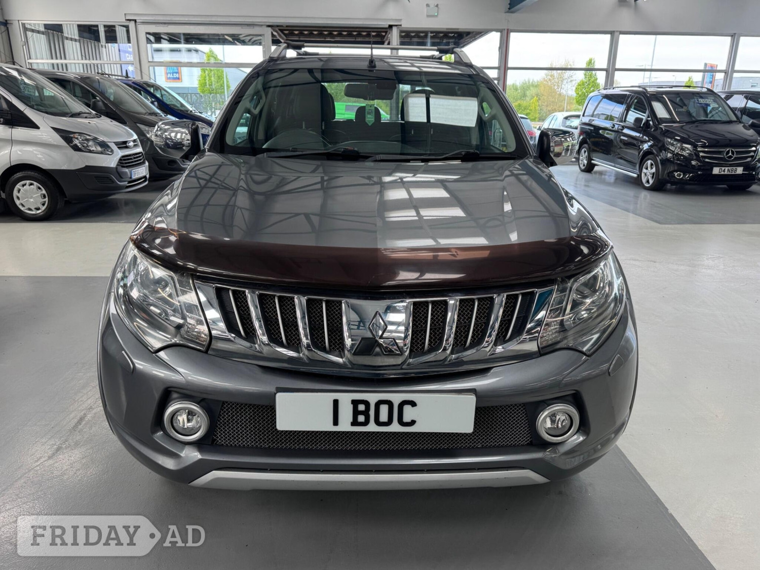 [ berth ]Mitsubishi L200