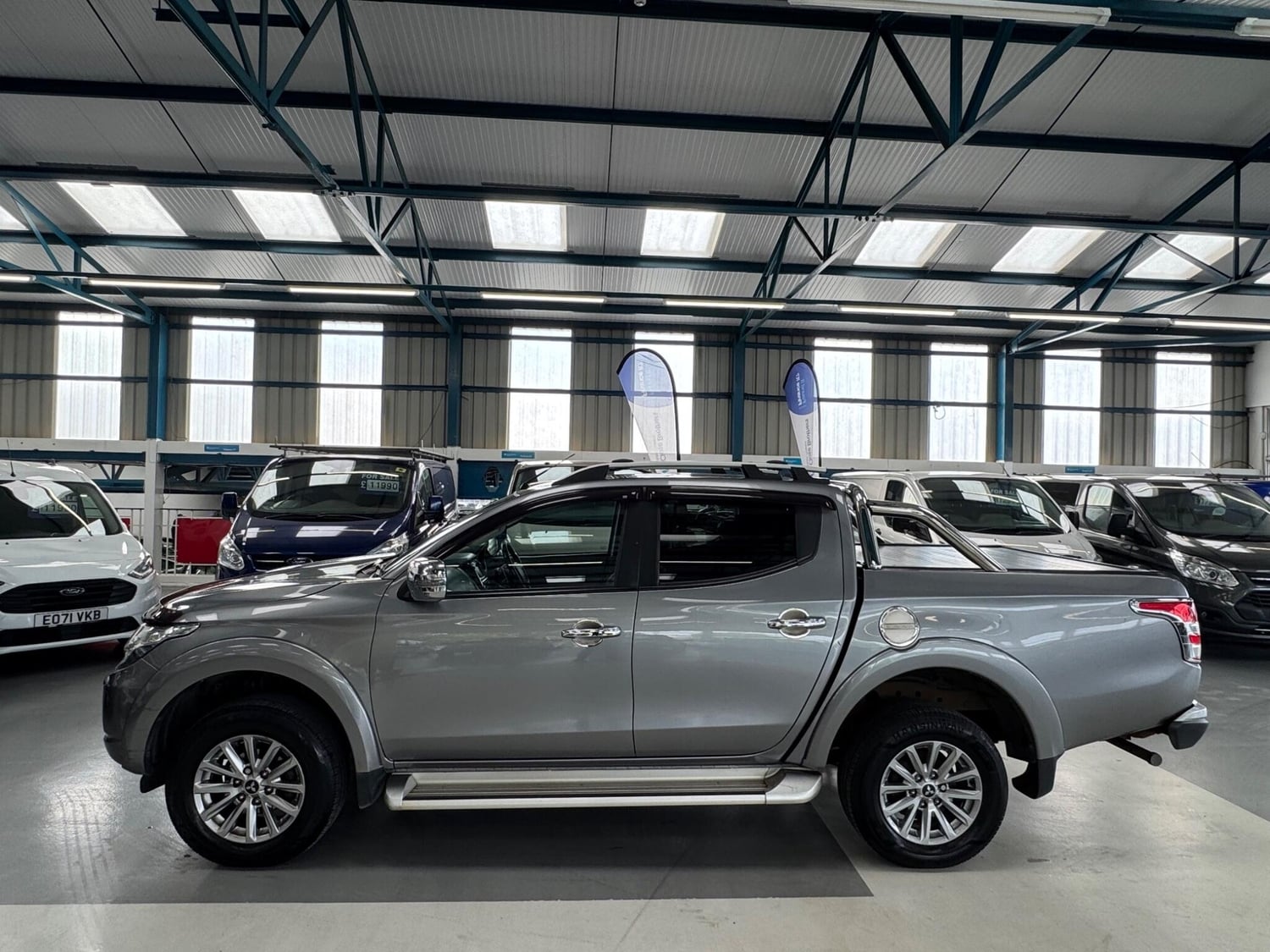 Mitsubishi L200 2017 - Vans & Commercial Vehicles in Bolton