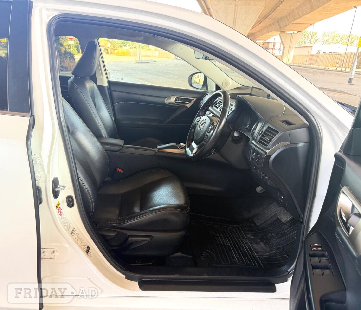 [ berth ]Lexus CT