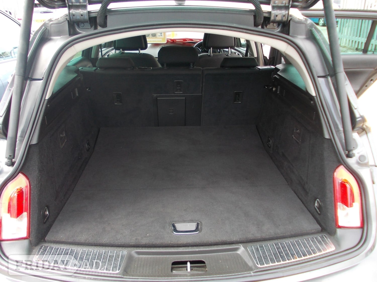 [ berth ]Vauxhall Insignia