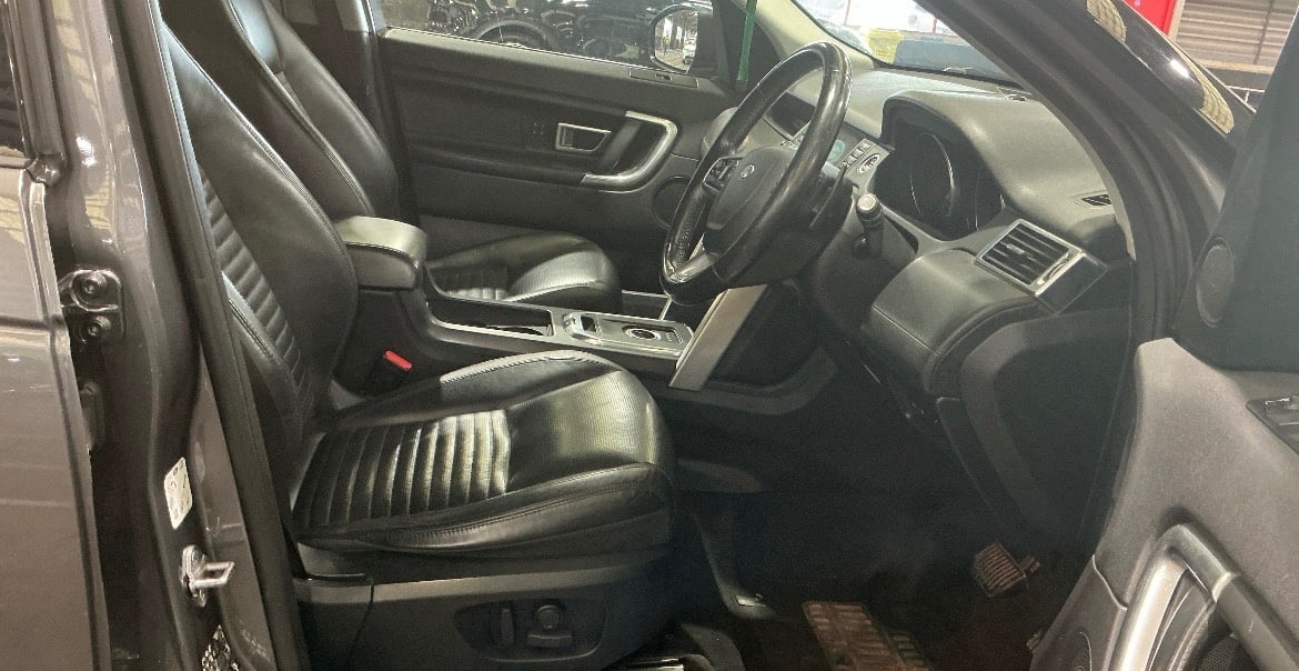 [ berth ]Land Rover Discovery Sport