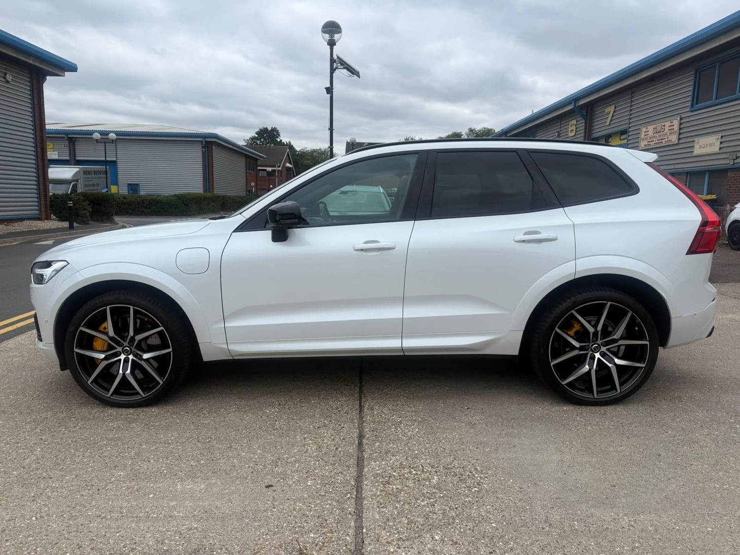 Volvo XC60 2021 - Cars in Bedford
